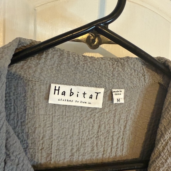 Habitat Textured Button-Up Shirt Size Medium - Picture 2 of 4